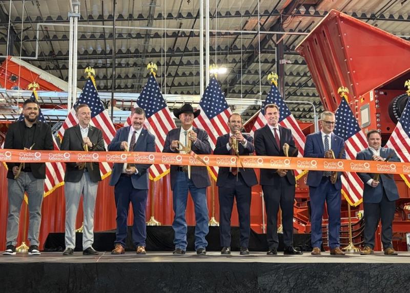 Photo of ribbon cutting at the grand opening of Cyclic Materials in Mesa 